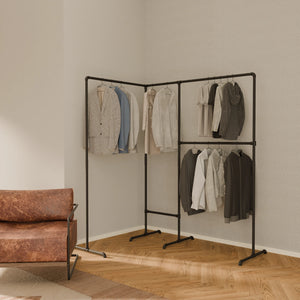 Metal standing hanger for corners