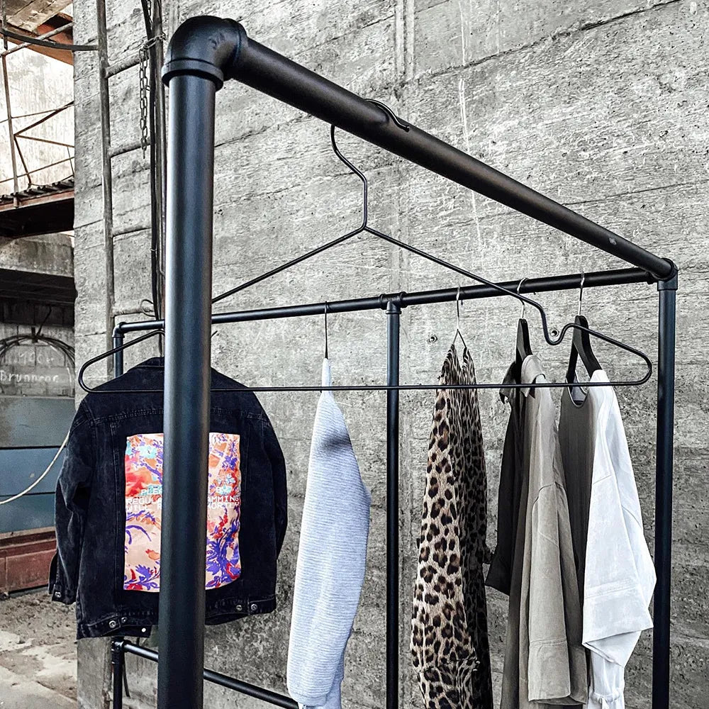 Organize Your Wardrobe with a Sleek Black Metal Hanger | pamo. pamo. design Organize Your Wardrobe with a Sleek Black Metal Hanger | pamo. pamo. design